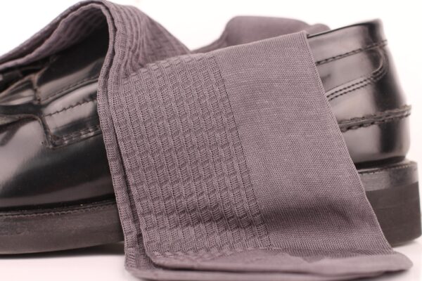 GRAY MID CALF - OVER THE CALF COTTON TEXTURED SOCKS - Image 3