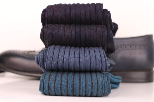 SHADOW STRIPED OVER THE CALF SOCKS