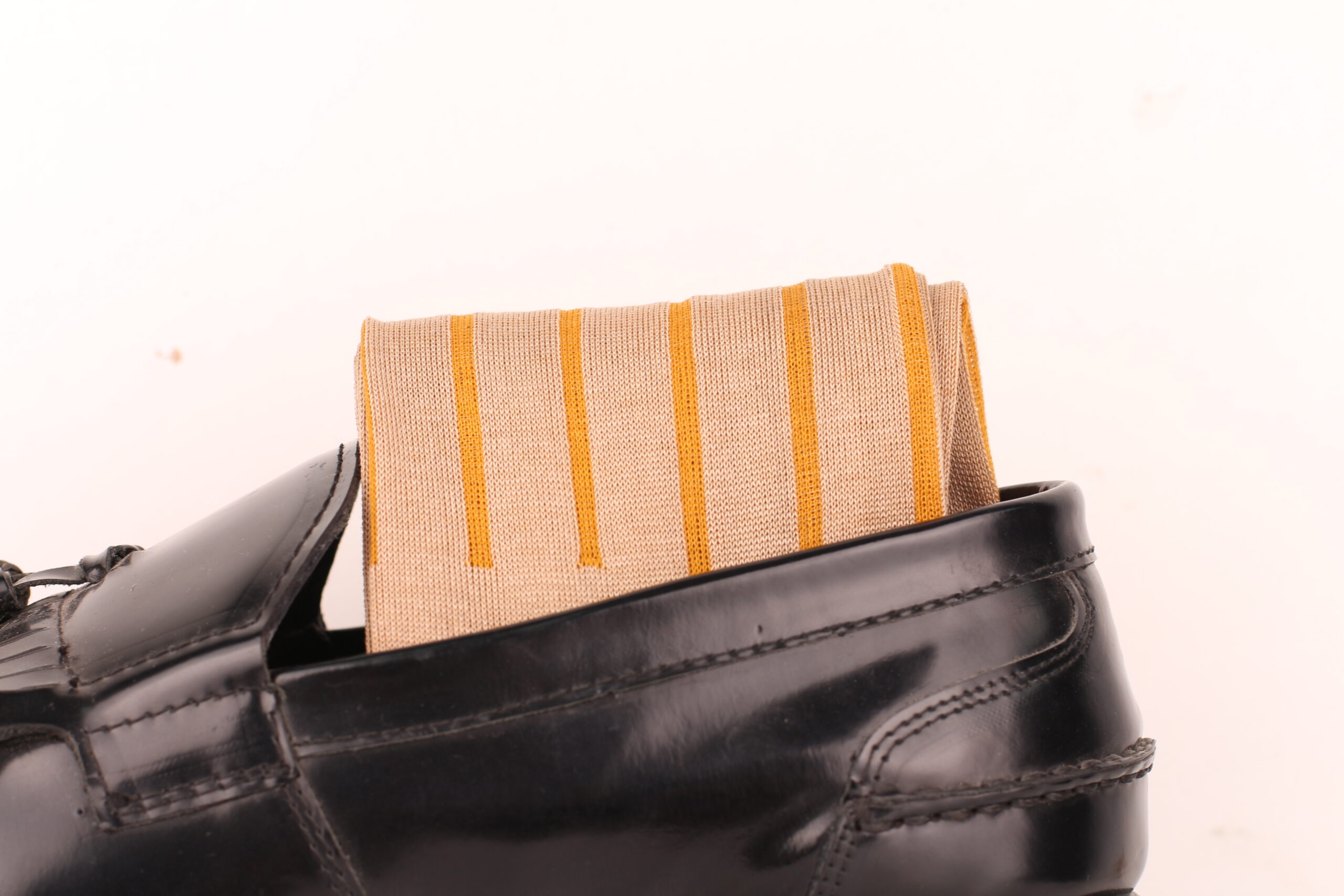 BEIGE DOTS COTTON OVER THE CALF SOCKS